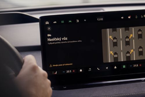 obrázek:Plzeň jako první v Česku pouští hasiče přes semafory. Řidiče může varovat i jejich auto