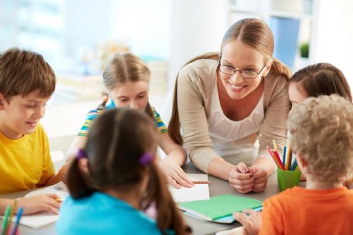 obrázek:Velká změna ve školních třídách. O využití asistentů pedagoga mají nově více rozhodovat ředitelé