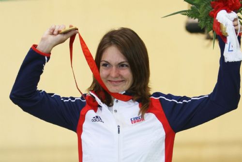 obrázek:Plzeňská střelkyně a olympijská vítězka Kateřina Emmons obdržela Medaili Za zásluhy