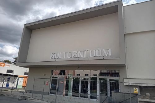 obrázek:Stříbro opravuje kulturní dům. Hlavní sál a technologie budou hotové do konce letošního roku