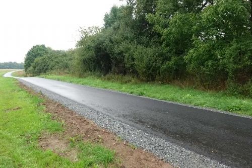 obrázek:Mezi Plzní a Starým Plzencem se otevřela nová cyklostezka. Chodci i cyklisté se vyhnou autům
