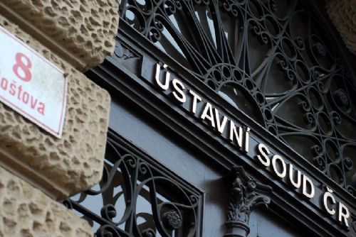 obrázek:Podezření ze zneužívání chlapce vlastním otcem v Plzni? Ústavní soud stížnost chlapce odmítl
