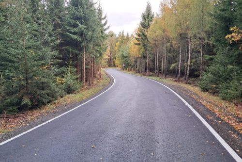 obrázek:Řidiči na Klatovsku si oddechnou. Silnice mezi Slatinou a Chanovicemi je opět průjezdná