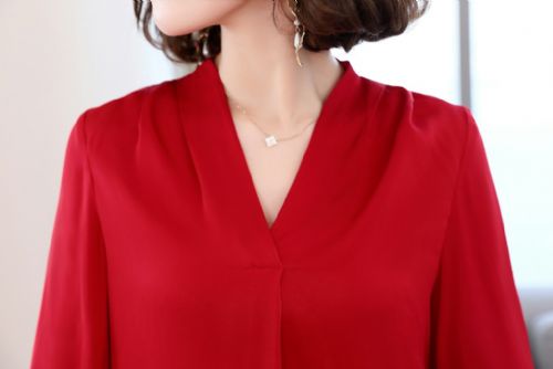 obrázek:Halenky a tuniky jako základ elegantního každodenního stylu