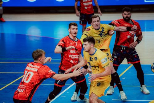 obrázek:Talent Plzeň zdolal Kopřivnici 36:29. Rozhodl až závěrečný tlak a prázdná branka