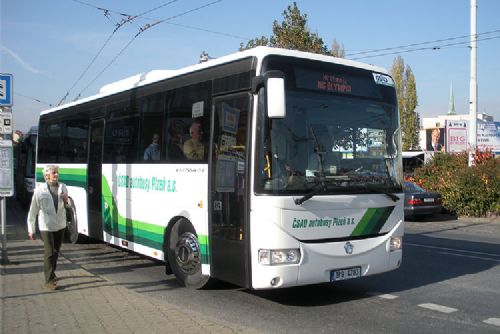 Foto: Ani řidiči autobusů si tropická vedra neužívají