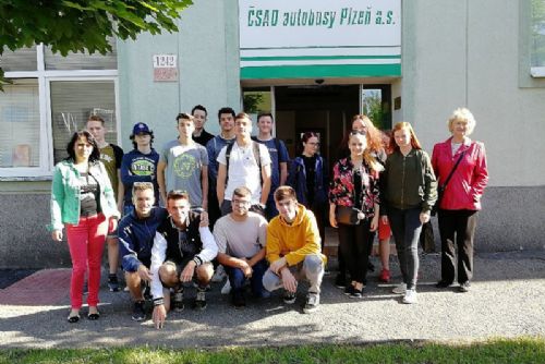 obrázek:Mladí dopraváci navštívili ČSAD autobusy Plzeň