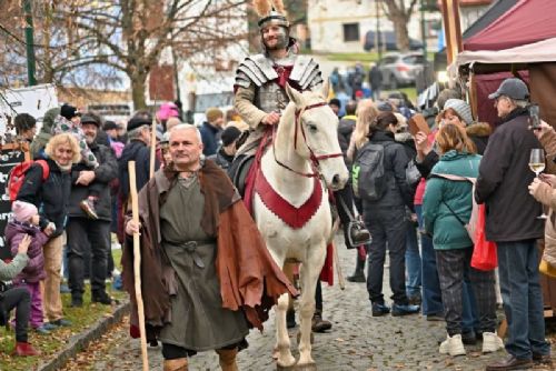 obrázek:Na Boleveckou náves zavítal svatý Martin