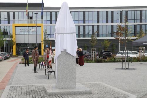 obrázek:František Mlynařík v Plzni zavedl trolejbusy, byl vězněn gestapem. Plzeň mu odhalila památník