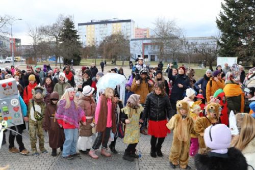 obrázek:Masopustní průvod vyvrcholil před slovanskou radnicí