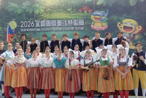 obrázek:Dětský folklorní soubor Mladinka okouzlil publikum na Taiwanu