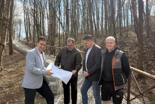 obrázek:Lepší cesta do Českého údolí: stezka z Výsluní prošla kolaudací