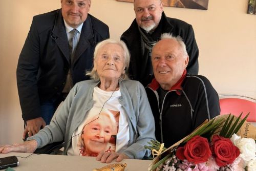 obrázek:Paní Marta Charvátová oslavila 2. dubna sté narozeniny