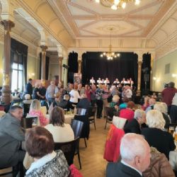 Trojka zve své seniory na Podzimní taneční vínek