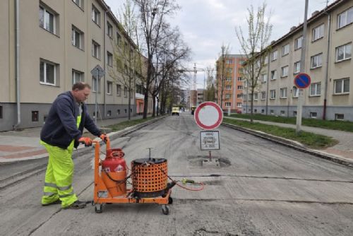 obrázek:Správa veřejného statku opravuje Revoluční ulici, hotovo má být v červnu