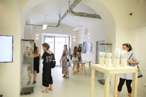obrázek:Galerie Ladislava Sutnara představuje oceněné absolventské práce
