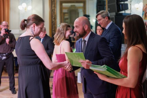 Foto: Anděl 2024: Oceněni byli dobrovolníci i pracovníci v sociálních službách