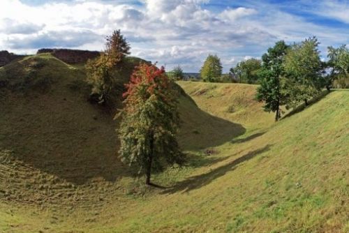 Foto: Archeologové ZČU i letos provedou po hradech. Třeba v Liticích