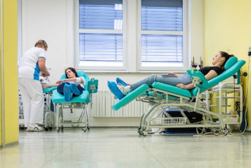 Foto: V Klatovech a Domažlicích přibývá dárců krve. I díky benefitům