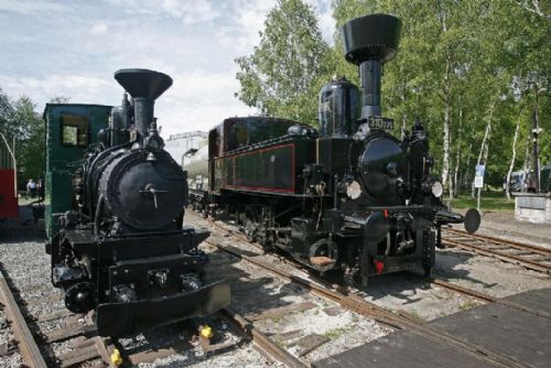 Foto: Bezdružické parní léto nabízí svezení historickými i nejmodernějšími vlaky