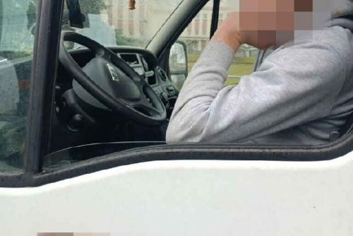 Foto: Bezpečnostní pásy a zákaz řízení: Řidič nedodržel ani jedno