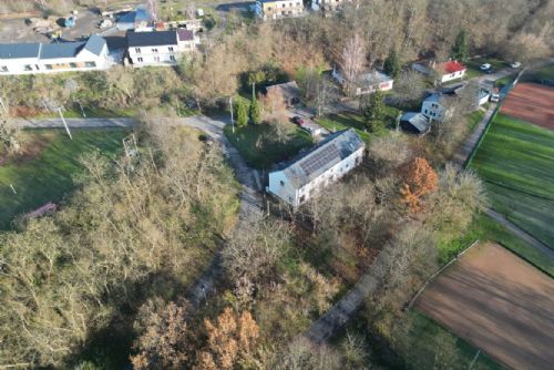 Foto: Budoucí skautské základně v Českém údolí chybí finance na dokončení