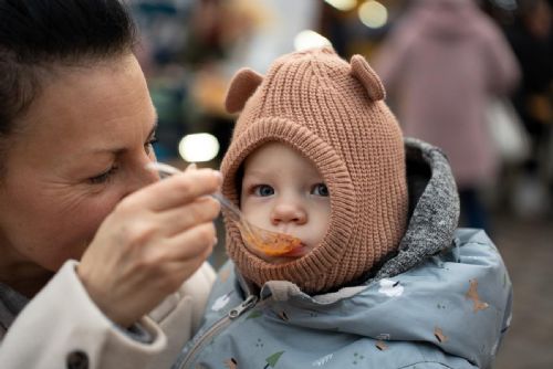 Foto: Centrální obvod rozdal na náměstí sto litrů vánoční polévky