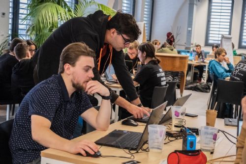 Foto: Co-hackathon vymýšlel pomoc a zábavu pro děti v nemocnici