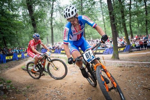 Foto: Cyklisté a běžci přivítají nový rok závodem na Žďár