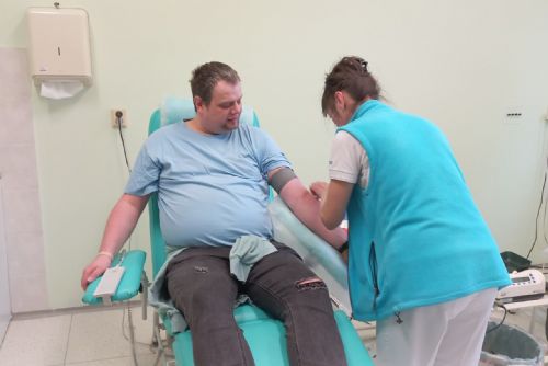 Foto: Dárci krve a plazmy dostanou v Klatovech nově i 150korunovou poukázku 