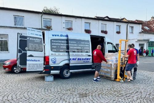 Foto: Diecézní charita vypravila dodávku okamžité pomoci na Ostravsko