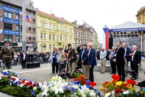 Foto: Díky, Ameriko! Znělo Plzní, a to i v kontextu dění na Ukrajině 