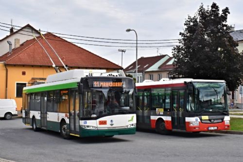 Foto: Do Radčic, Malesic a Křimic budou od září jezdit nově trolejbusy