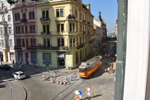 Foto: Do Solní ulice se od středy vracejí tramvaje