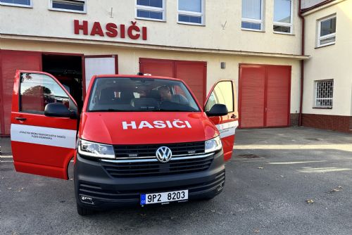 Foto: Dobrovolní hasiči z Doubravky mají nový Transporter
