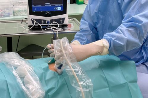 Foto: Domažlická ambulance chronické bolesti pořídila přístroj k efektivnější léčbě 