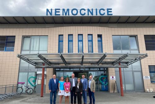 Foto: Domažlická nemocnice poskytne odbornou praxi budoucím sestrám z Německa