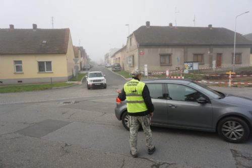 Foto: Dopravní situace v Radobyčicích si vyžádala zvýšený bezpečnostní dohled