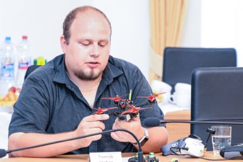 Foto: Dronfest je tu, návštěvníky festivalu bezpilotního létání čeká nabitý program