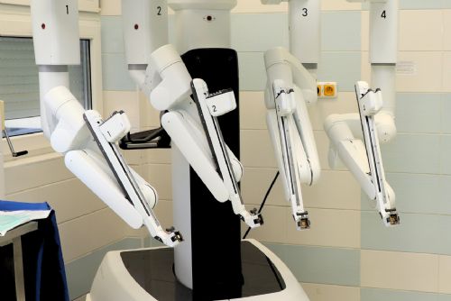 Foto: Druhé robotické centrum ve FN Plzeň zahajuje provoz