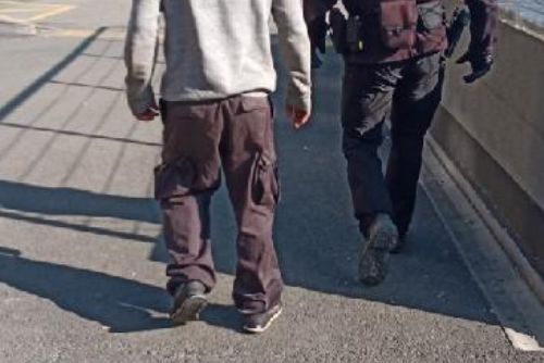 Foto: Dva hledaní muži skončili v rukou policie