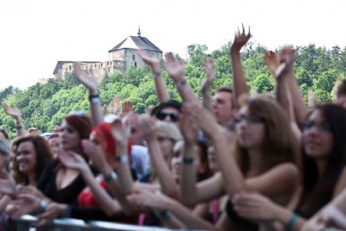 Foto: Festival Hrady CZ startuje na Točníku s Arakainem a Lucií Bílou