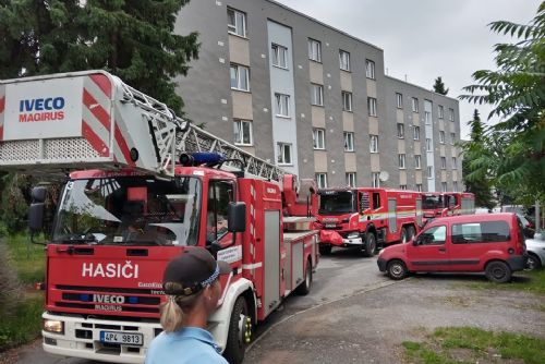 Foto: Hasiči společně se strážníky zkoušeli průjezdnost ulic v Liticích 