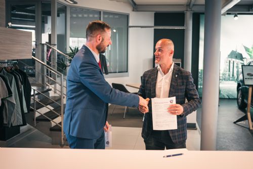 Foto: HC Škoda Plzeň a Autocentrum Jan Šmucler podepsaly smlouvu o partnerství 
