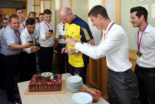 Foto: Hejtman poděkoval hokejistům a pozemkářům Plzně