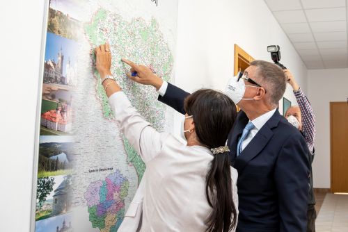 Foto: Hejtmanka přijala premiéra Babiše. Ten zamířil i do FN Plzeň, kde se staví nové pavilony