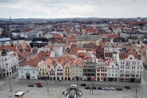 Foto: Hrozí i Plzni uzavírání kulturních institucí, úřadů či omezení městské policie?