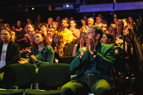 Foto: Jeden svět Plzeň: Silné příběhy, panelové debaty i virtuální realita