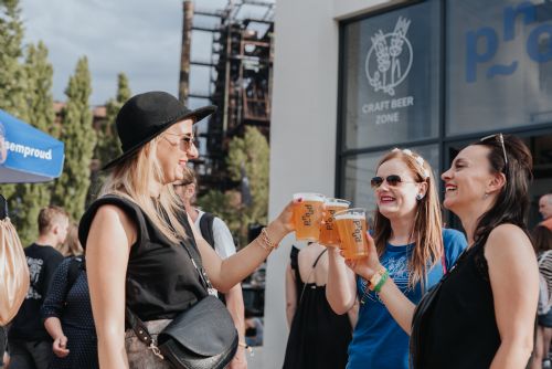 Foto: KISSeláč Višeň z plzeňského Proudu má premiéru na Colours of Ostrava 