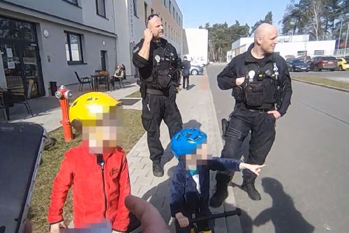 Foto: Kluci ujeli dědečkovi